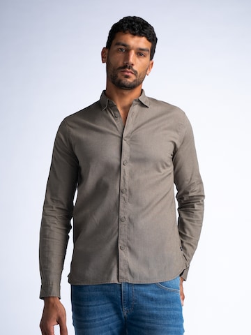 Coupe regular Chemise Petrol Industries en marron : devant