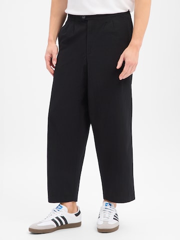 Redefined Rebel Regular Broek in Zwart: voorkant