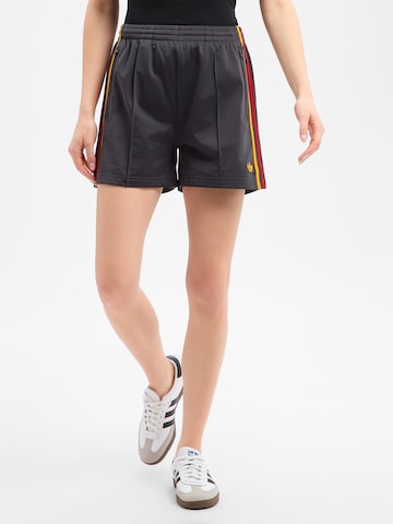 Regular Pantalon ADIDAS ORIGINALS en noir : devant