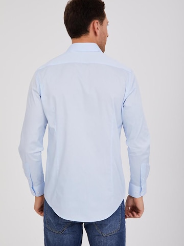 7Camicie Slim fit Zakelijk overhemd 'Firenze Essentials Poplin Stretch Man Shirt White' in Blauw
