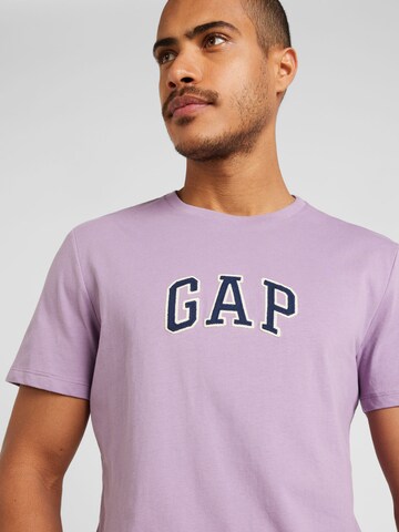 GAP T-Shirt in Lila