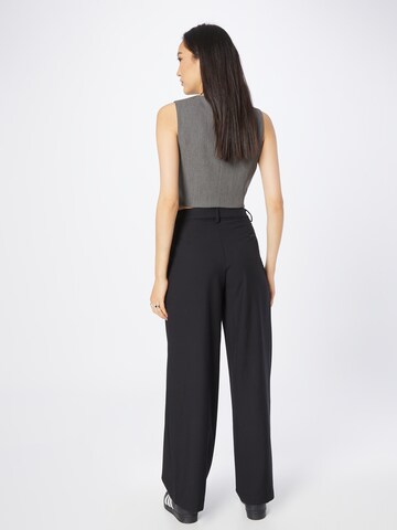 WEEKDAY Wide leg Pleat-front trousers 'Lilah' in Black
