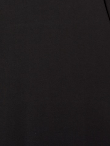 Tricou de la Pull&Bear pe negru