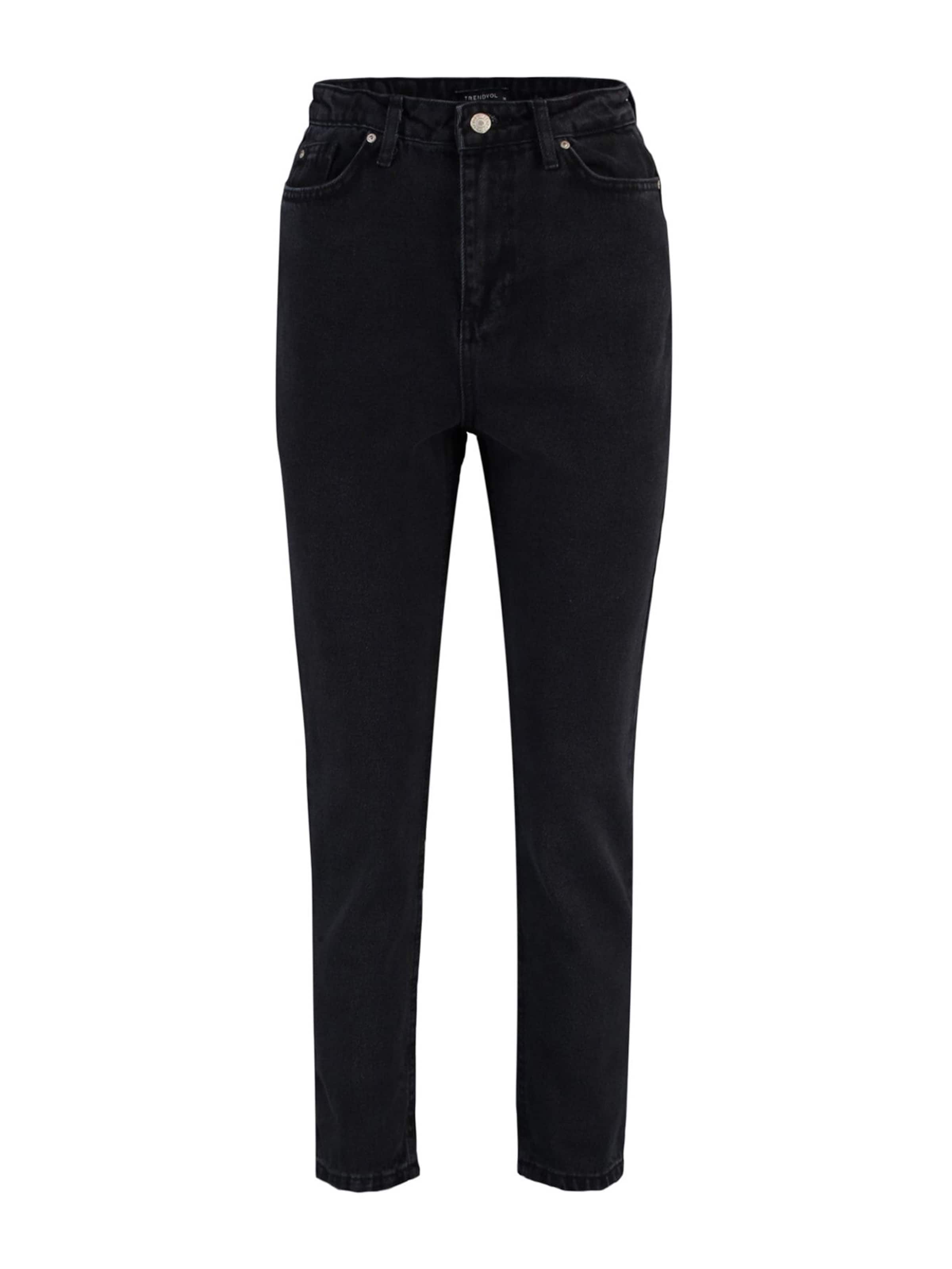 Trendyol Tapered Jeans in Black: front