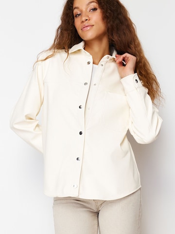 Trendyol Jacke in Beige: Vorderseite