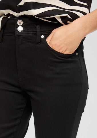 s.Oliver Slimfit Jeans 'Betsy' in Schwarz