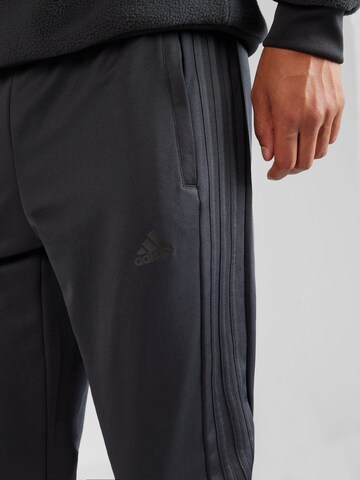 ADIDAS SPORTSWEAR Slimfit Športne hlače 'Tiro' | siva barva