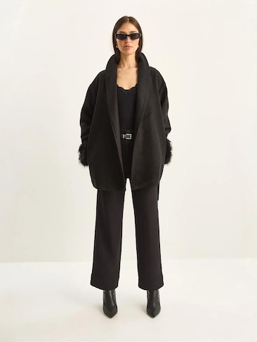 Cappotto di mezza stagione di Bianco Lucci in nero