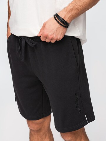 Ombre Regular Chino trousers in Black