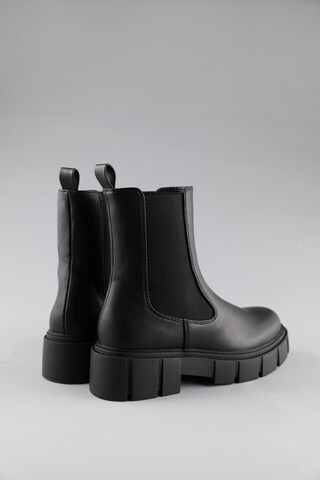 ANISTON Chelsea Boots in Schwarz