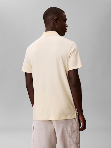 T-Shirt Calvin Klein en jaune