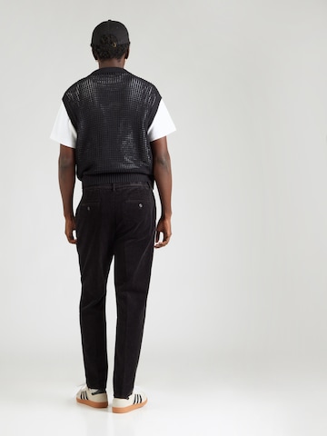SELECTED - Tapered Pantalón plisado 'SLHLEROY' en negro