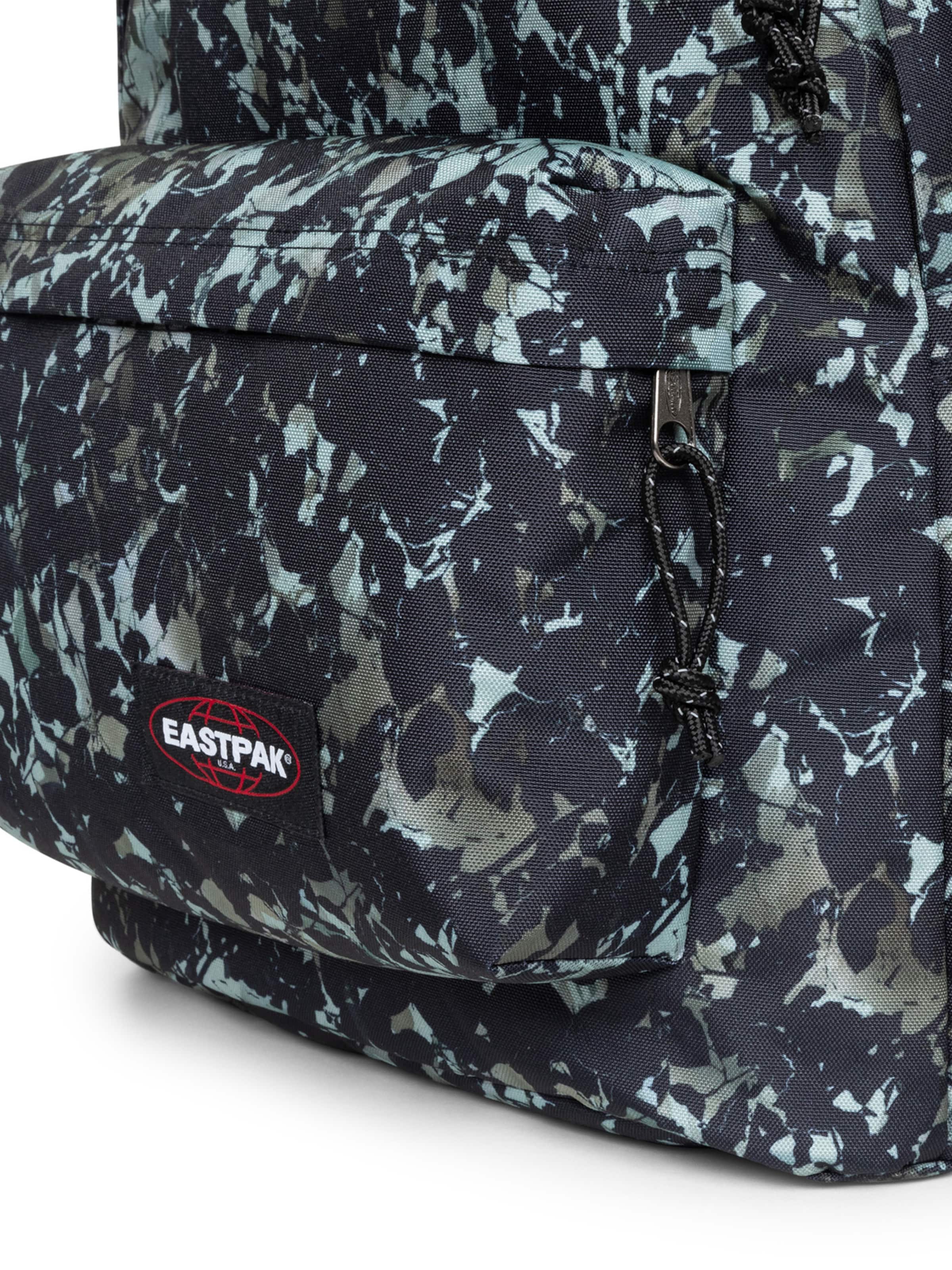 EASTPAK Nahrbtnik 'Day Office' | črna barva