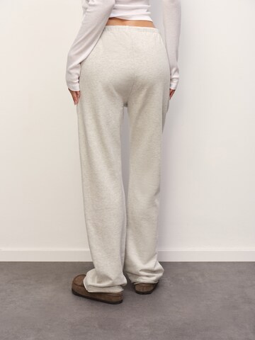 RÆRE by Lorena Rae Regular Hose 'Yolanda' in Grau