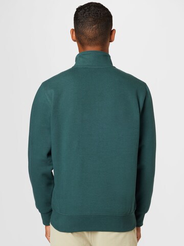 Carhartt WIP Regular Fit Sweatshirt 'Chase' in Grün