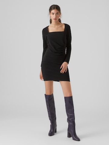 VERO MODA - Vestido 'ROXI' en negro