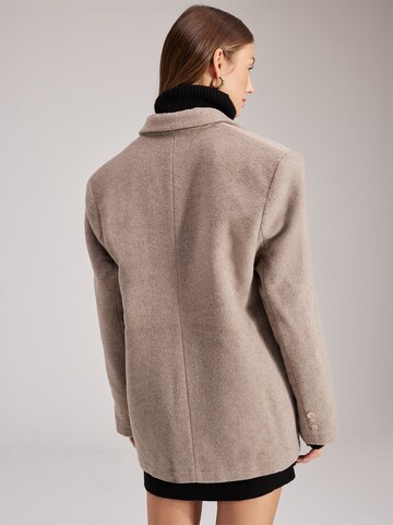 RÆRE by Lorena Rae - Blazer 'Jenna' en beige