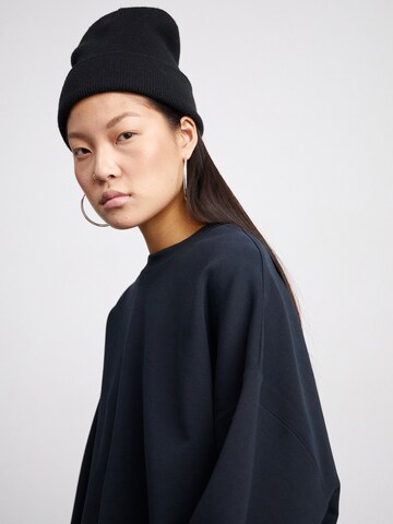 NIKE Athletic Sweatshirt '24.7' in Black