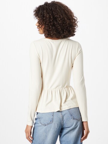 ABOUT YOU T-shirt 'Fee' i beige