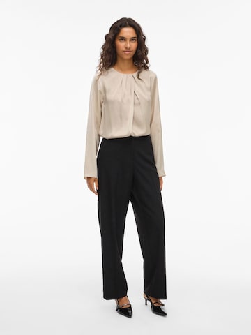 VILA - Blusa 'VIElmina' en gris