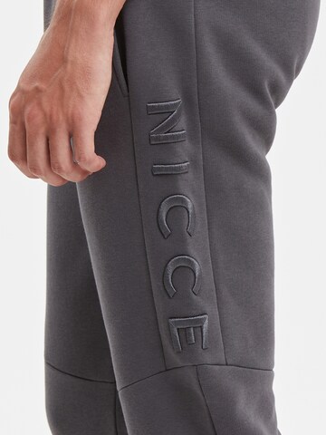 Nicce Tapered Broek 'MERCURY' in Grijs