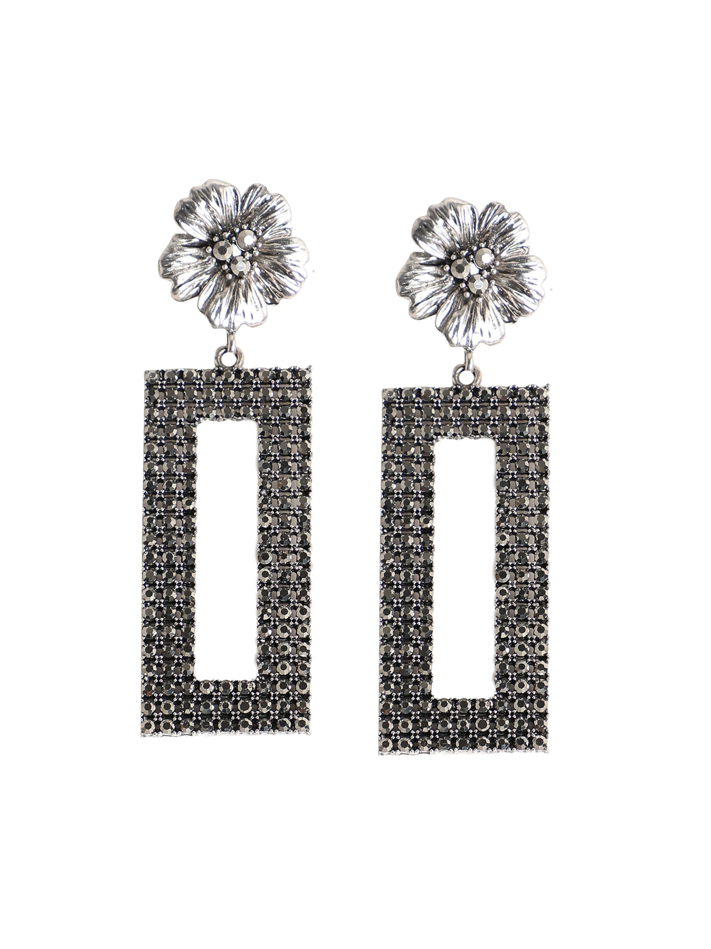 sidabrinė SOHI Auskarai 'Krissy': priekis