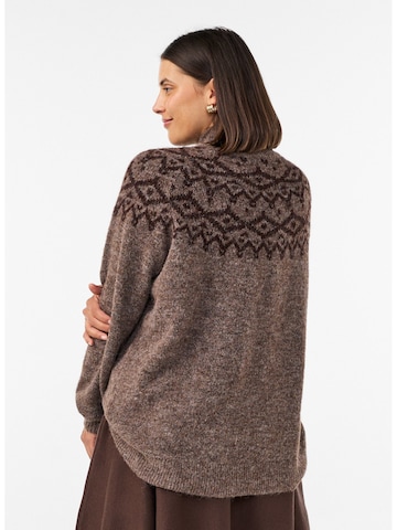 Pull-over Zizzi en marron