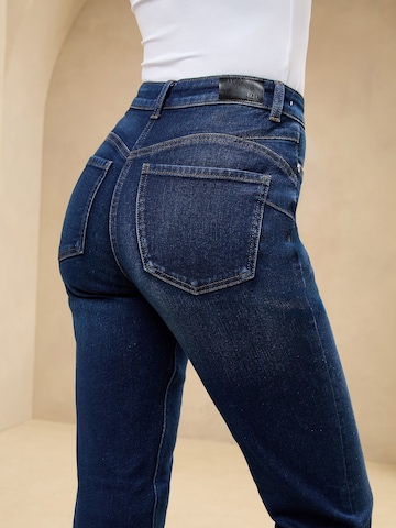 Lipsy Regular Jeans in Blau