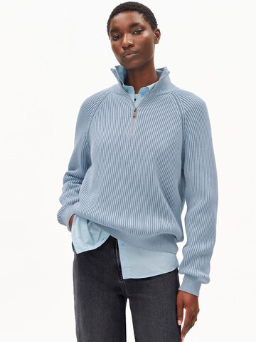 ARMEDANGELS Sweater in Blue: front
