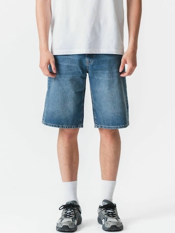 Pantalon ' Denim shorts ' TEESHOPPEN en bleu : devant