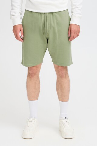 BLEND Regular Shorts in Grün: Vorderseite