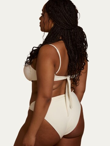 Billie Swim Balconette Bikinitop 'Bari' in Beige