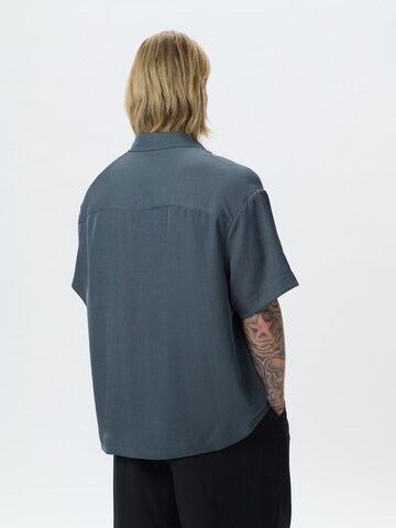 KARIA by Loris Karius Shirt in Grijs