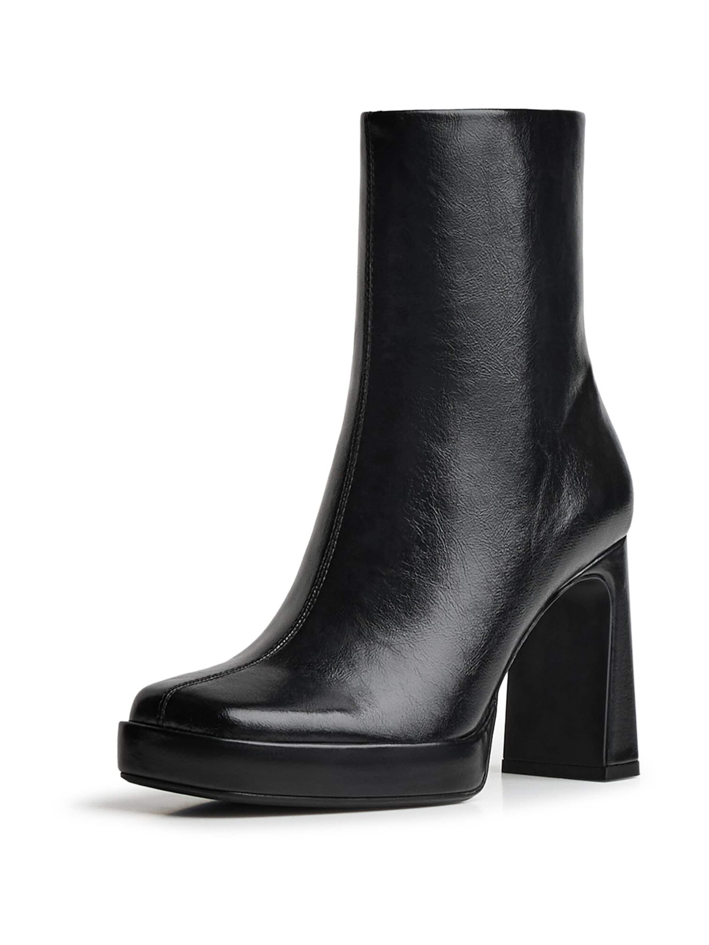 Stivaletto di Bershka in nero: frontale