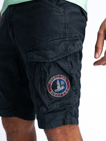 Petrol Industries Regular Shorts in Schwarz