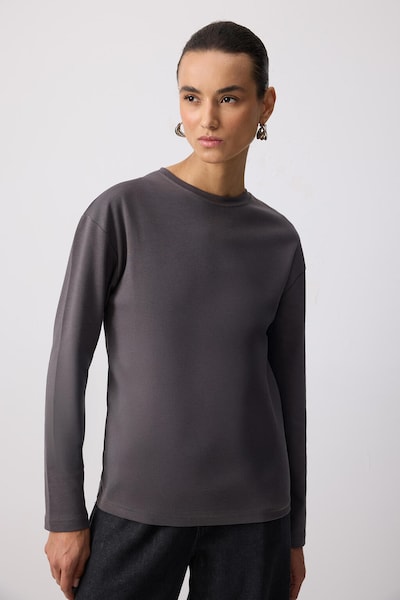 Touche Prive T-shirt en anthracite, Vue avec produit