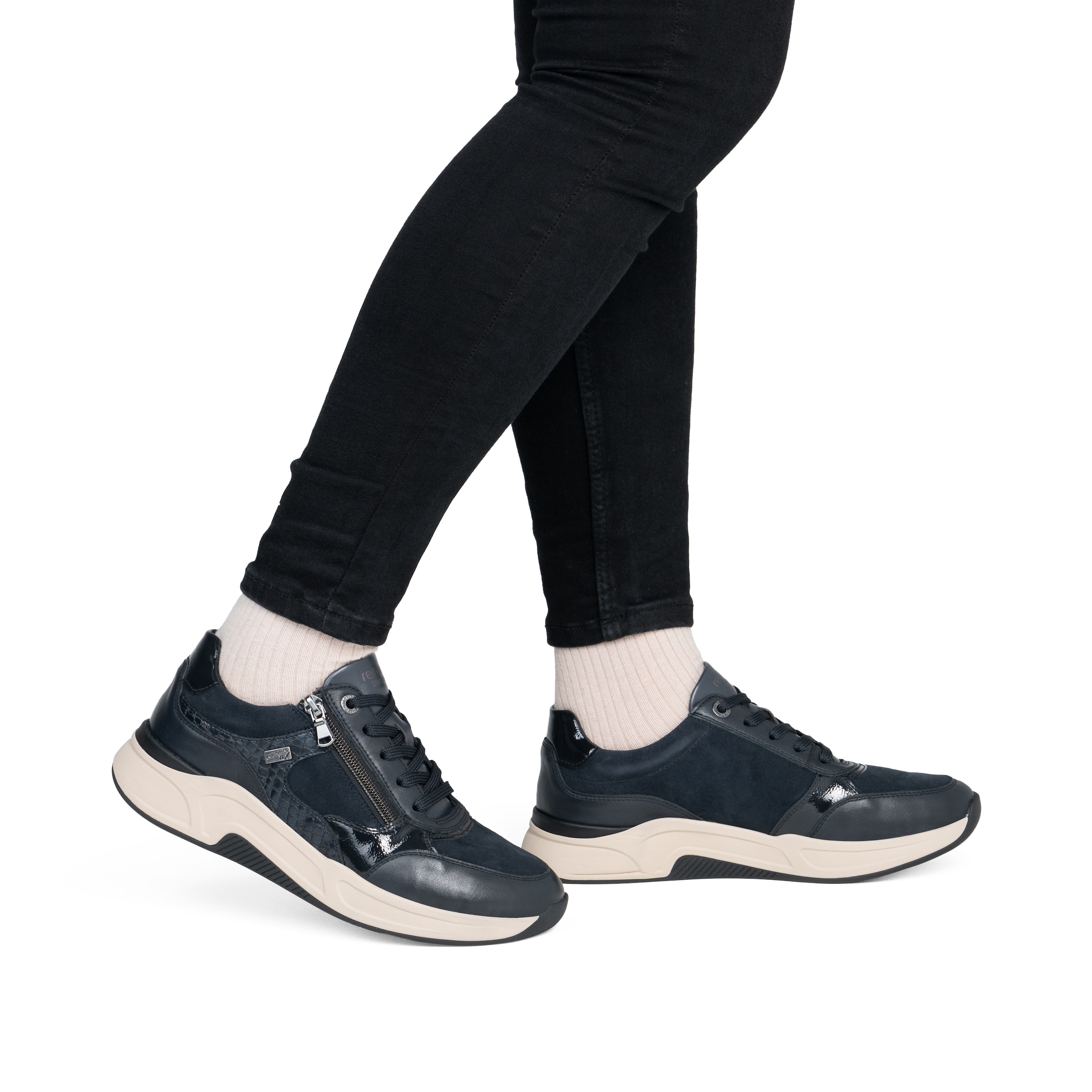 Baskets basses REMONTE en bleu : devant