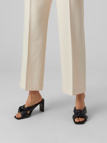 VERO MODA Loose fit Pleated Pants 'Sandy' in Beige