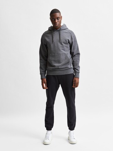 SELECTED HOMME Sweatshirt 'Jackson' i grå