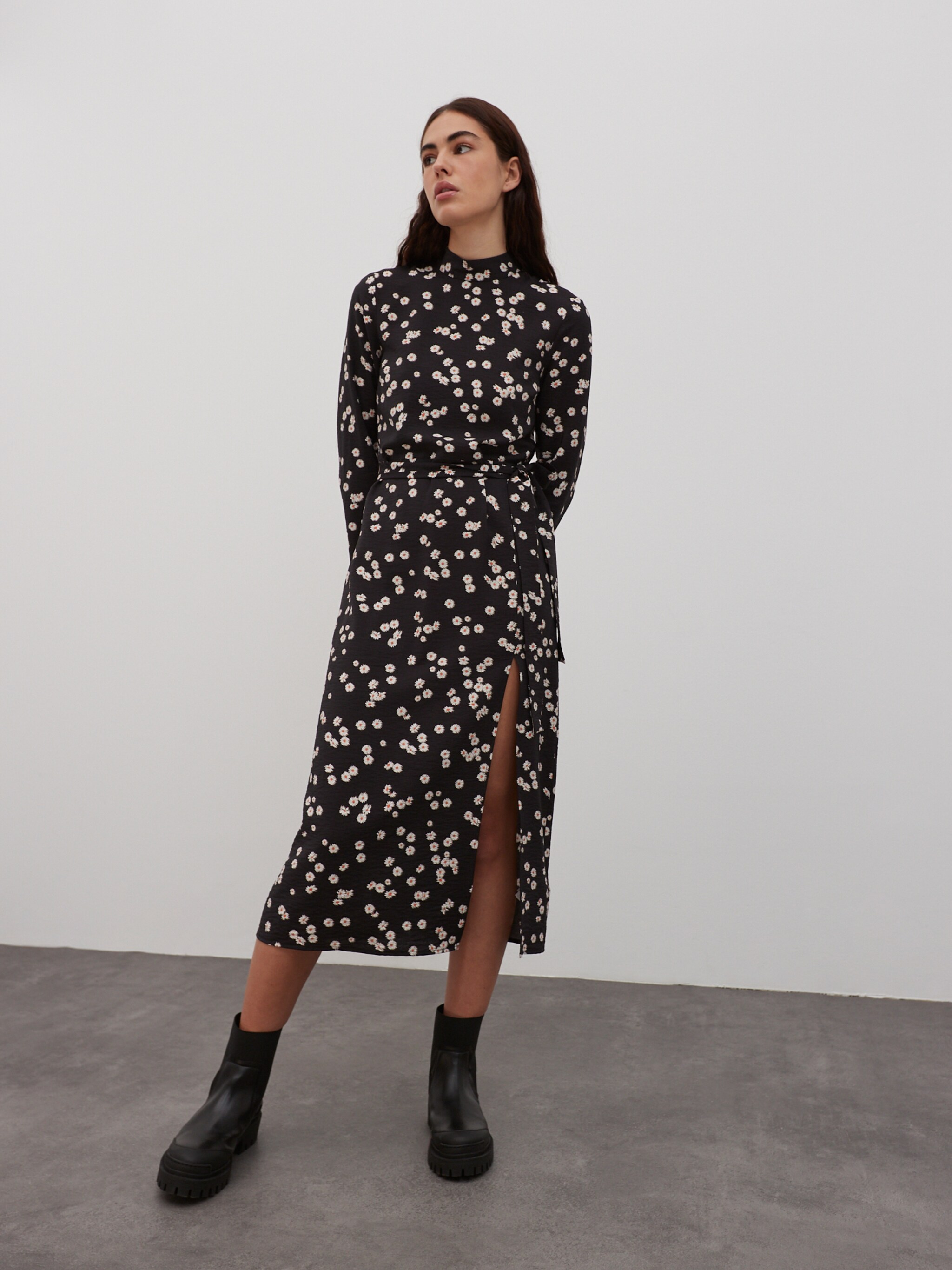 EDITED Produkte Kleid 'Neha' schwarz