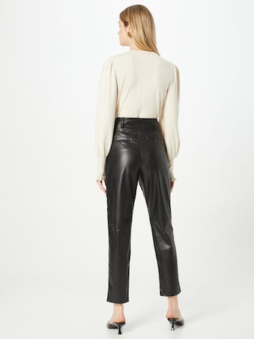 Regular Pantalon à pince Sofie Schnoor en noir