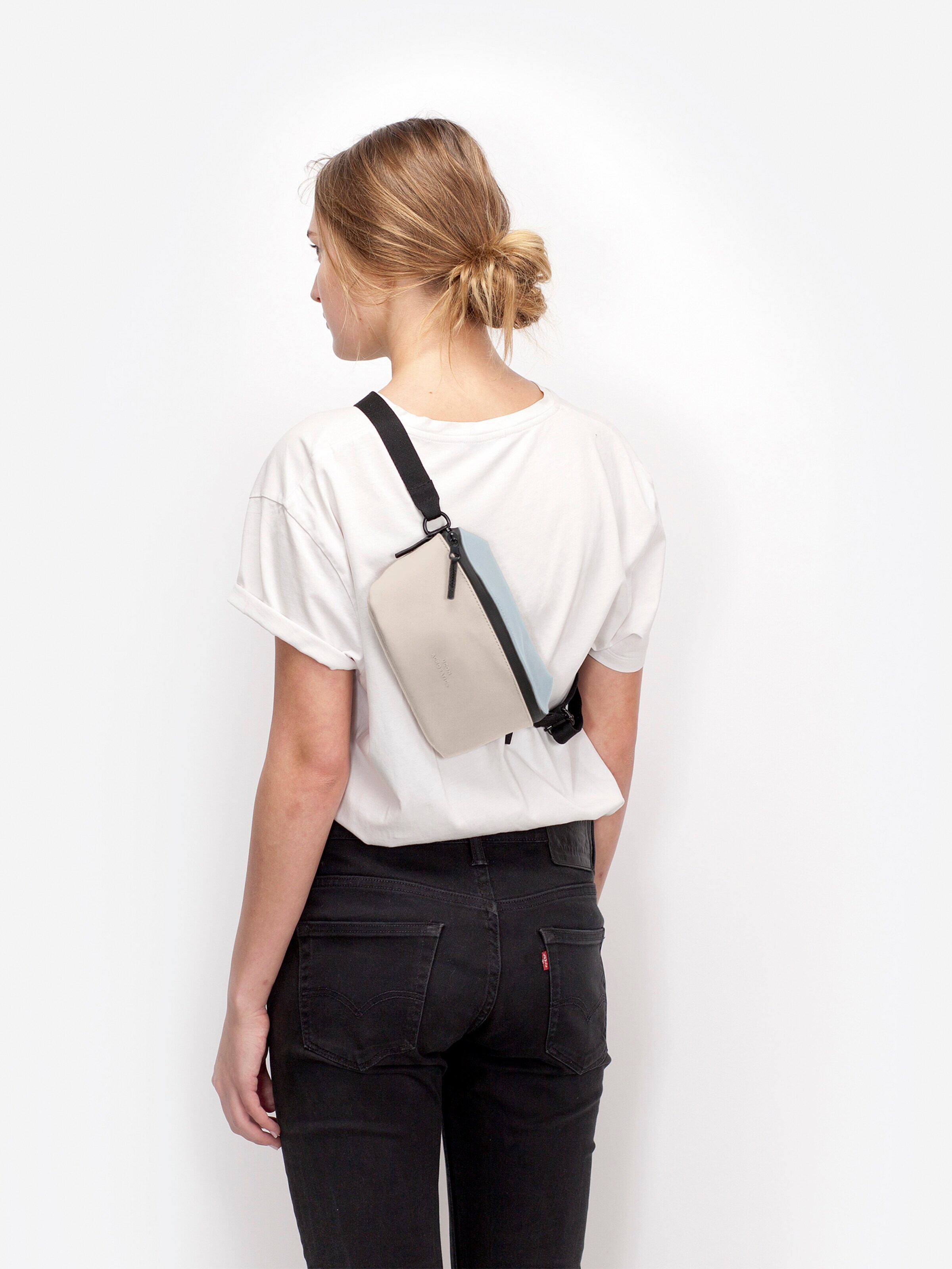 Ucon Acrobatics Fanny Pack 'Jona Medium Lotus Infinity' in Beige