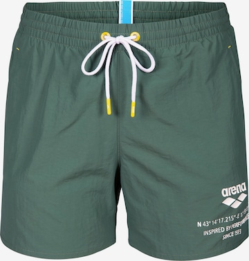 ARENA Uimashortsit 'GRAPHIC BEACH SHORT' värissä vihreä: etupuoli