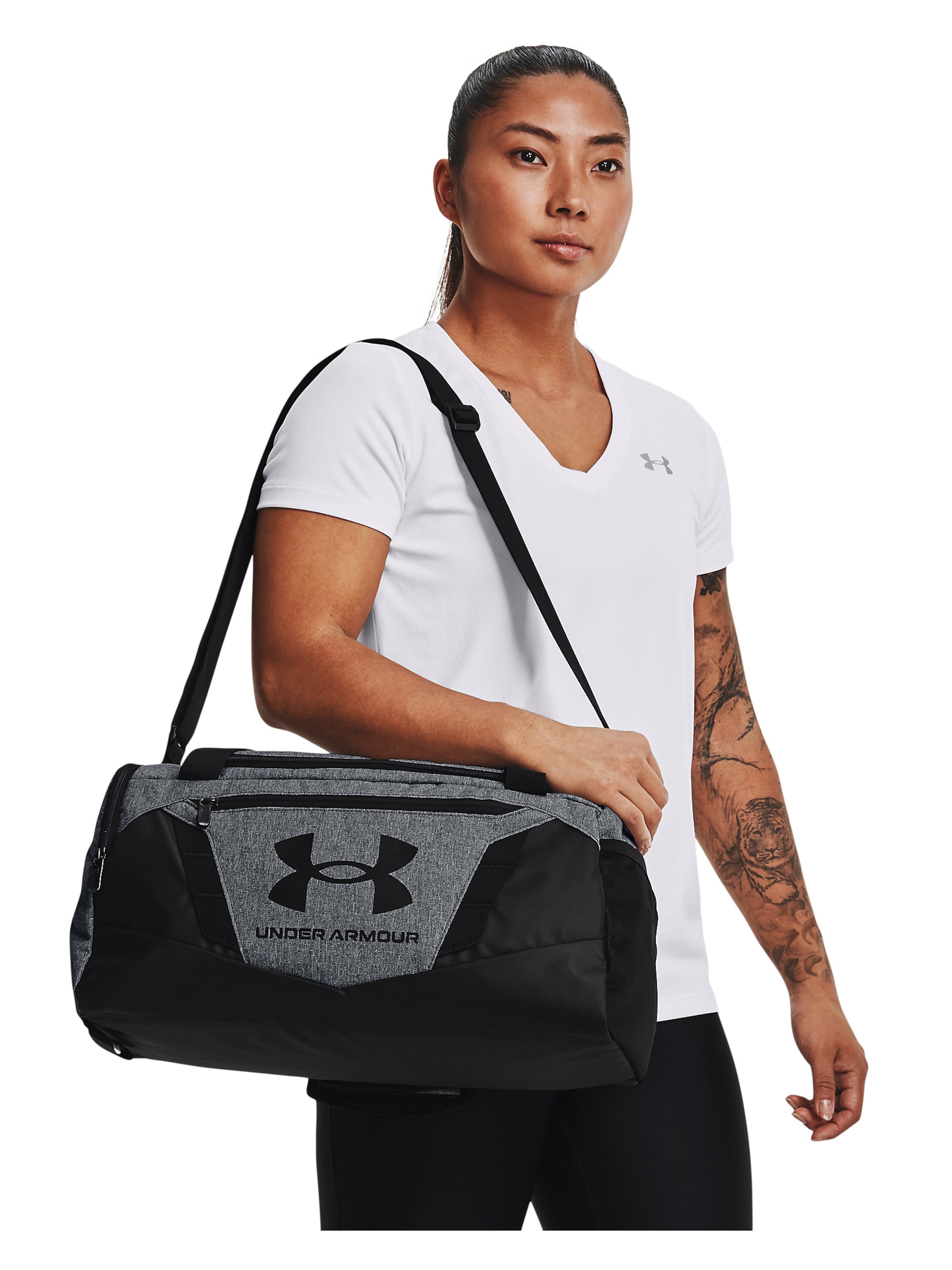 UNDER ARMOUR Sports bag 'Undeniable 5.0' in Grey: front