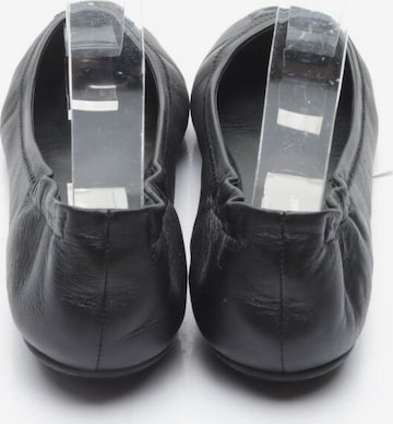 Salvatore Ferragamo Flats & Loafers in 35 in Black