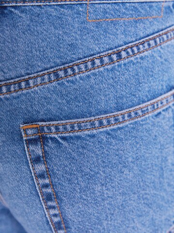 Bershka Loose fit Jeans in Blue