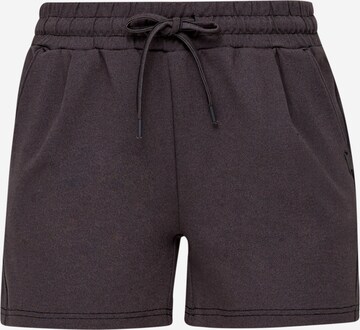 QS Shorts in Grau: predná strana