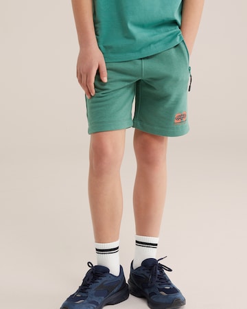 WE Fashion Regular Housut värissä vihreä: etupuoli