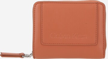 Porte-monnaies Calvin Klein en marron : devant