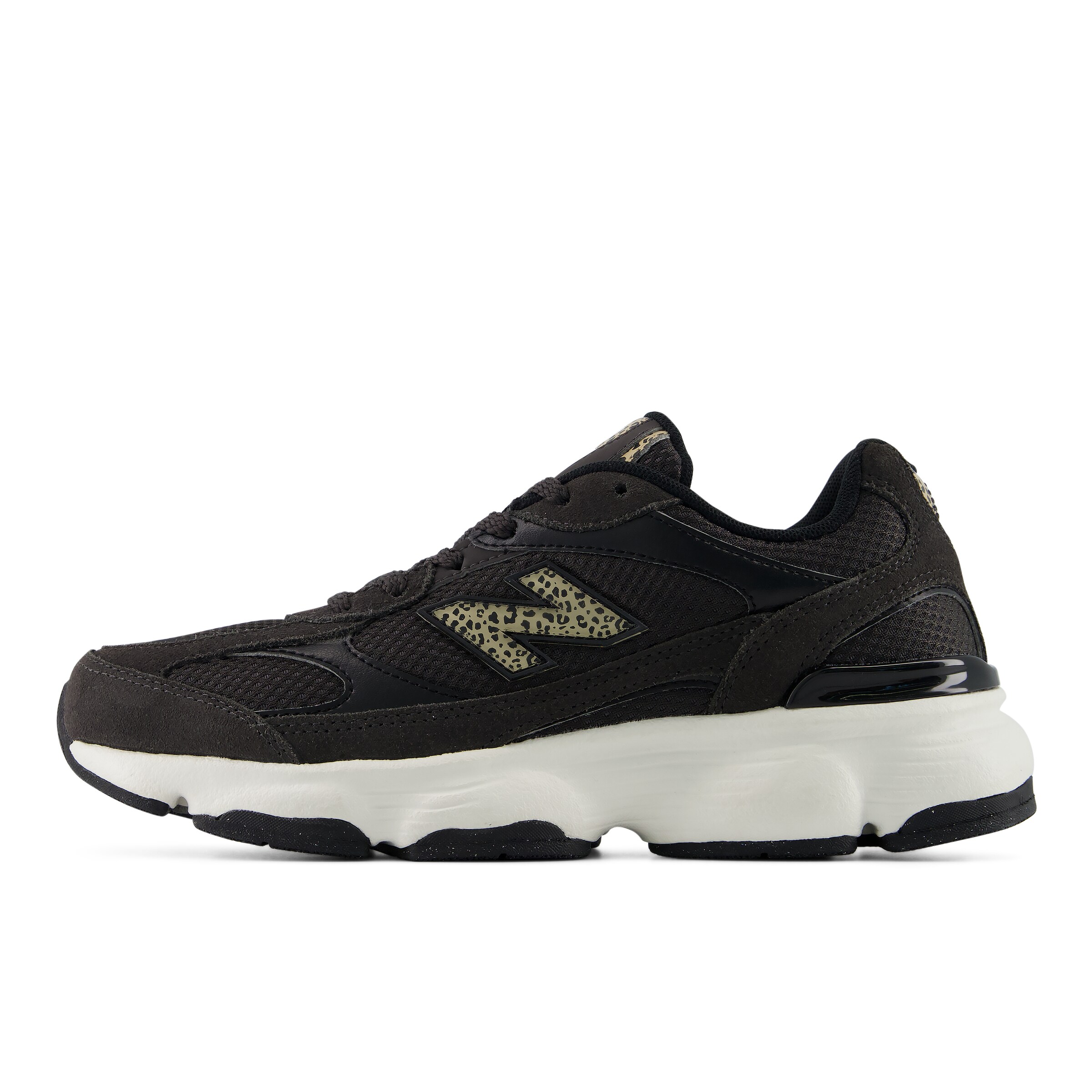 new balance Sneakers in Black